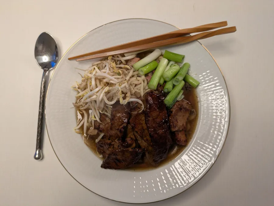 Ramen with sirloin steak