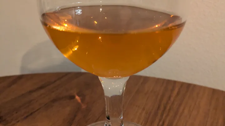 Strawberry mead in a small wine glas